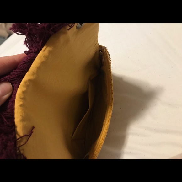 Fun yellow beaded purse - Picture 3 of 3